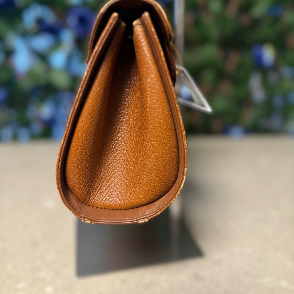 ❌SOLD❌ Burberry Vintage Brown Grained Leather Top Handle Bag - Picture 4 of 10